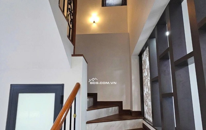 Hiếm ! Nhỉnh 9 Tỷ - Trung Tâm Quận Đống Đa - Gần Phố - Full Nội Thất - 51m, 4 Tầng.