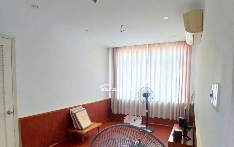 Chung cư Âu Cơ Tower, Âu Cơ, TP: 85m2, 2p ngủ rộng, ban công, 10tr5/th.
