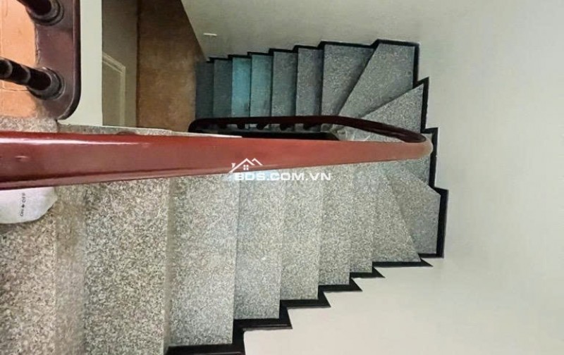 Nhỉnh 9 Tỷ - Pháo Đài Láng, Đống Đa - Gần Phố - 2 Thoáng - 46m, 5 Tầng.