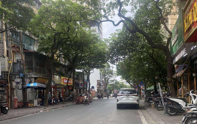 NHÀ ĐẸP PHÂN LÔ - Ô TÔ TRÁNH - KINH DOANH ĐỈNH - CĂN NHÀ PHỐ NGUYÊN HỒNG