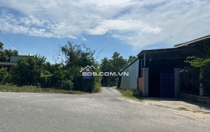 Bán rất gấp Lô đất tại mặt tiền đường Phú Thuận- thuộc xã Phú Mỹ Hưng, huyện Củ Chi, thành phố Hồ Chí Minh .