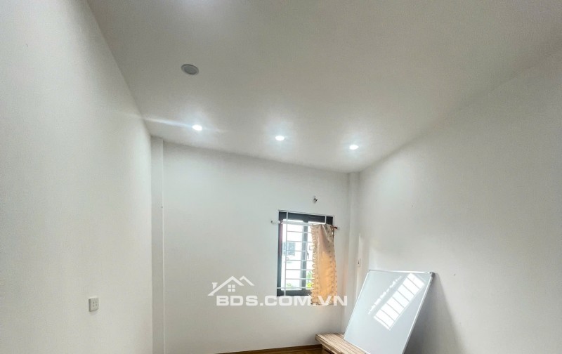 4 tỷ nhà Ngọc hồi, Thanh Trì, 40m2 xây 3 tầng , full công năng - ngõ nông ,gần ô tô.