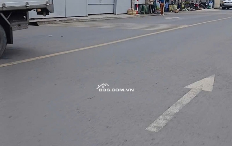 Lô đất  hiếm, MẶT TIỀN NGUYỆN TRUNG TRỰC, Sát QUÃNG TRƯỜNG.