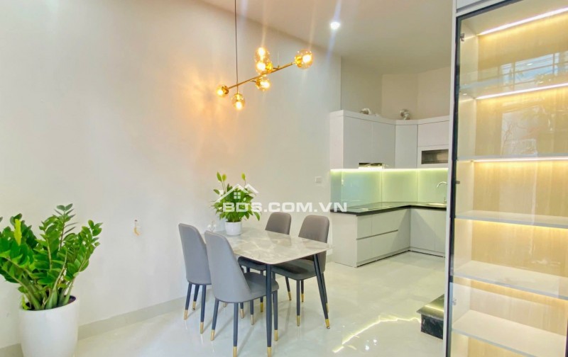 Nhà Đẹp Thang Máy Quan Nhân, Thanh Xuân 30m, 5 tầng, mt 4.6m, giá 7.9 tỷ