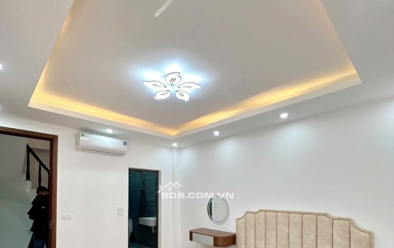 Nhà Đẹp Chợ Khâm Thiên, Đống Đa 39m, 5 tầng, mt 3,5m, giá 7.65 tỷ.