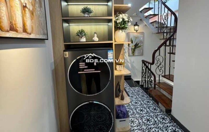 Nhà Đẹp Ngõ Ô TÔ Tân Mai, Hoàng Mai 35m, 5 tầng, mt 3.7m, giá 9.7 tỷ