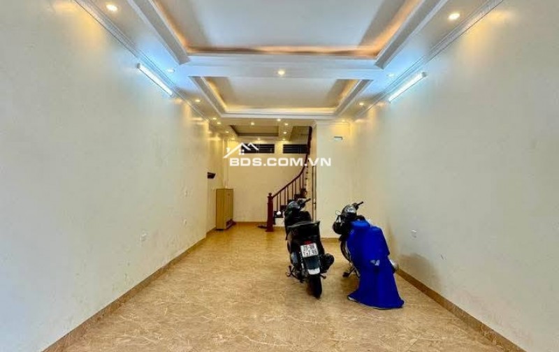 Nhà Đẹp Ô Tô Ngủ Trong Nhà, Đường Hoàng Mai 42m, 5 tầng, mt 4.2m, giá 15.2 tỷ