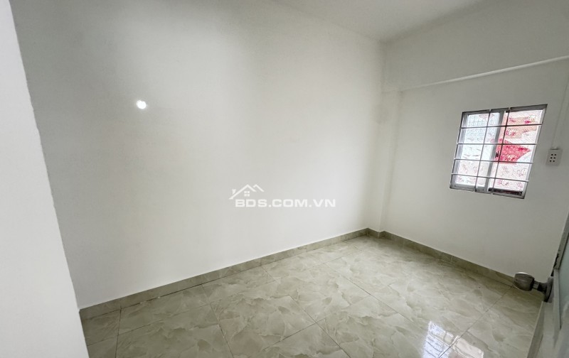 Nhà nhỏ Linh Xuân Thủ Đức giá 1.8 tỷ, hẻm xe hơi, sổ riêng