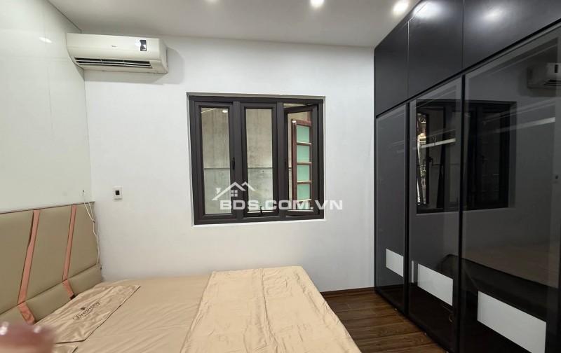 Nhà Đẹp Ở Luôn Đường Hoàng Mai 26m, 5 tầng, mt 5.2m, giá 5.36 tỷ.