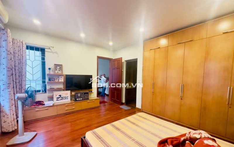Nhà Đẹp Ô TÔ Chạy Vòng Quanh Lạc Trung, Hai Bà Trưng 87m, 4 tầng, mt 8m, giá 28.7 tỷ