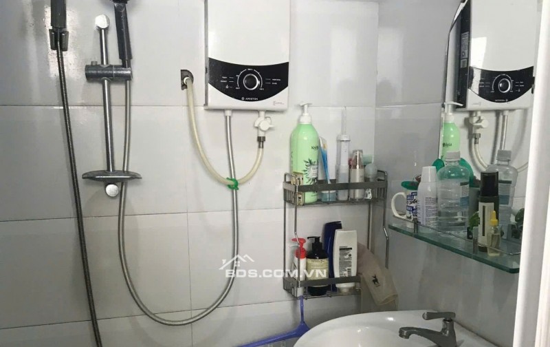 Chung cư Hoa Sen, Lạc Long Quân, P10, Q11: 79m2, 2p ngủ,NT,10tr/th