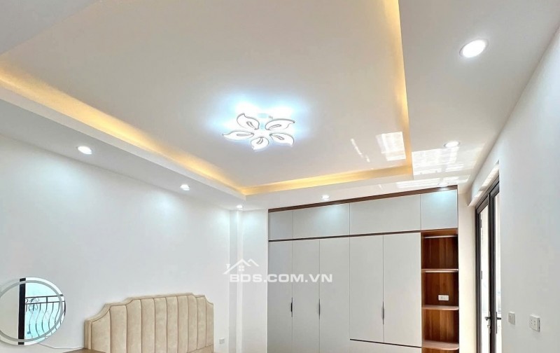 Nhà Đẹp Chợ Khâm Thiên, Đống Đa 39m, 5 tầng, mt 3,5m, giá 7.65 tỷ.