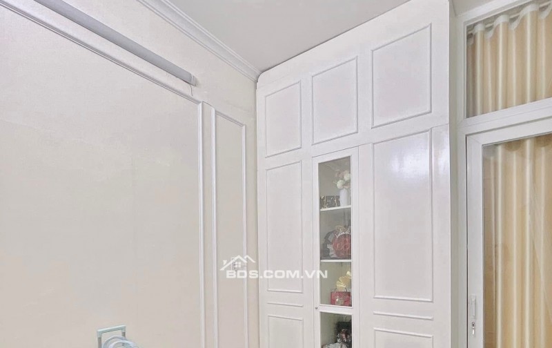 Nhà Đẹp Ở Luôn, Ngõ Văn Hương, Đống Đa 25m, 4 tầng, mt 3.3m, giá 5.6 tỷ