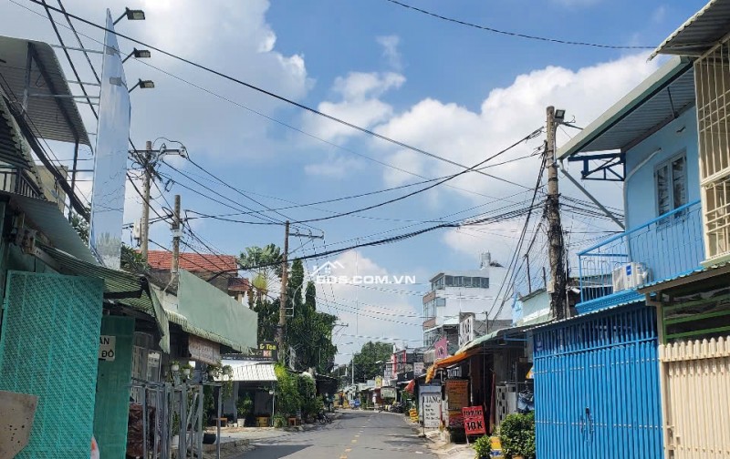 CẦN BÁN MẶT TIỀN KINH DOANH ĐƯỜNG 385, LÊ VĂN VIỆT, GIÁ 3,x TỶ