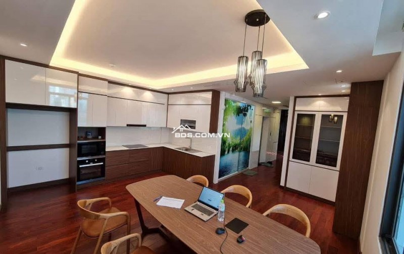 Bán Nhà Mặt Phố VIP, Hoàng Cầu, Đống Đa 216m, 9 tầng, mt10.5m, giá 118 tỷ