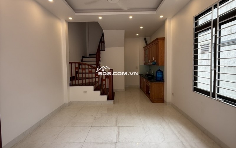  NHÀ LÔ GÓC 5 TẦNG - Ô TÔ ĐỖ CỬA - TRUNG TÂM PHƯỜNG THẠCH BÀN - GIÁ TỐT 5.2 TỶ!