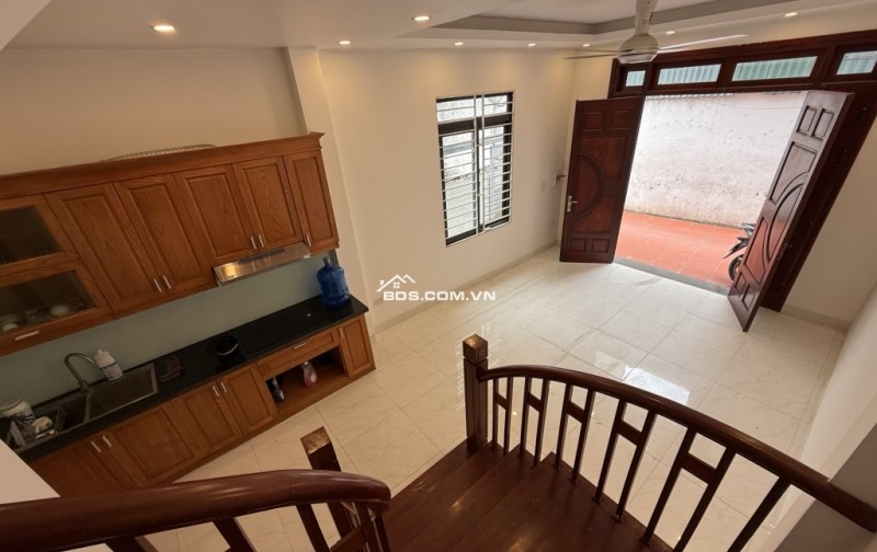  NHÀ LÔ GÓC 5 TẦNG - Ô TÔ ĐỖ CỬA - TRUNG TÂM PHƯỜNG THẠCH BÀN - GIÁ TỐT 5.2 TỶ!