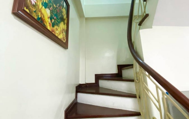 SIÊU PHẨM NHÀ ĐẸP – PHỐ NGUYỄN VIẾT XUÂN – DT 40M2 5 TẦNG TẶNG FULL NỘI THẤT – GIÁ TỐT HIẾM CÓ