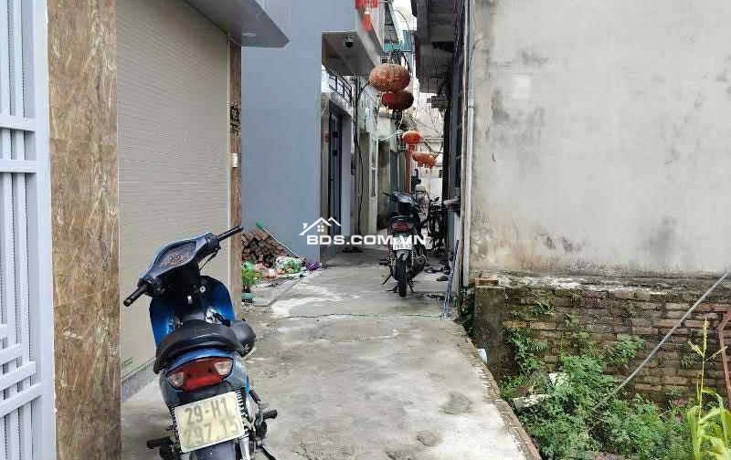 NHÀ ĐẸP KÍNH KOONG, MỚI XÂY, 32/35 M2, 2 PHÚT XE MÁY RA CHỢ TỨ HIỆP, TRUNG TÂM HUYÊN, 5 tyr nhỉnh , TÌM CHỦ GẤP