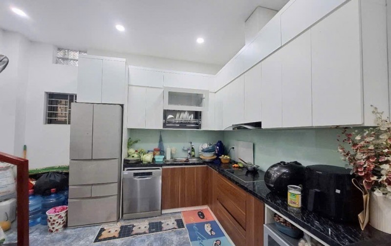 Bán nhà riêng 4PN, 4WC tại An Dương Vương, 46m2, giá siêu hời 11,4 tỷ, Tây Hồ, Hà Nội