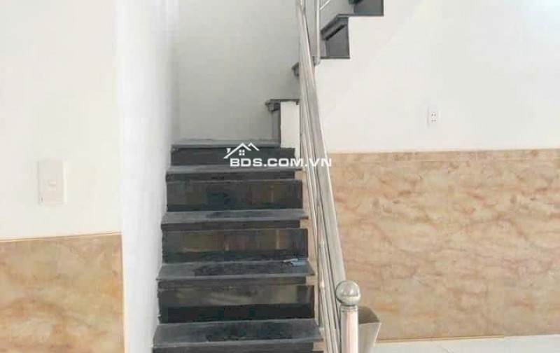 CẦN BÁN MẶT TIỀN KINH DOANH ĐƯỜNG 385, LÊ VĂN VIỆT, GIÁ 3,x TỶ