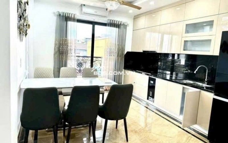 Nhà Đẹp, Thang Máy Võ Thị Sáu, Hai Bà Trưng 40m, 7 tầng, mt4m, giá 17.8 tỷ