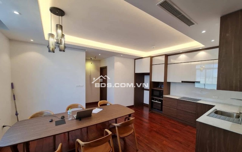 Bán Nhà Mặt Phố VIP, Hoàng Cầu, Đống Đa 216m, 9 tầng, mt10.5m, giá 118 tỷ
