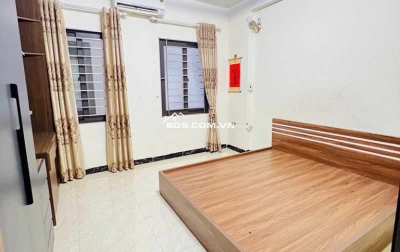 NHÀ ĐẸP LÔ GÓC THẠCH BÀN - Trung tâm tiện ích, tương lai ra mặt đường - Sổ đỏ chính chủ!