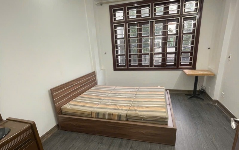 NHÀ TRUNG TÂM CẦU GIẤY- 5 PHÒNG NGỦ – CHỈ 9.X TỶ – Ở LUÔN