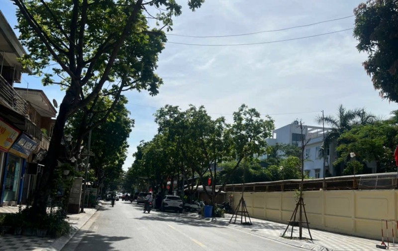 Tôi Bán mảnh đất Lo góc 40m, mặt tiền 7m, giá 7.8 tỷ cực hiếm!