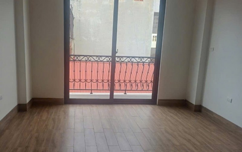 Bán nhà riêng tại Đường Lạc Long Quân,Tây Hồ, Hà Nội, giá siêu hời chỉ với 13 tỷ, 55 m2
