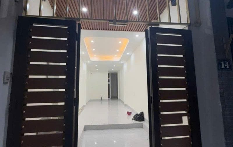 Nhà Tây Hồ – Ngõ thông,Nhà 6 tầng thang máy  full công năng! Có 8.1 tỷ! Diện tích 43m!