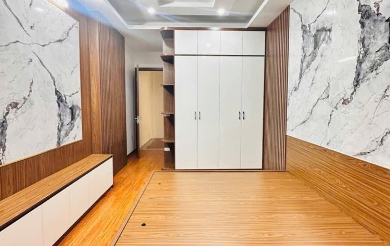 Nhà Xuân Đỉnh 35m, 5 tầng, mặt tiền 3.4m chỉ hơn 8 tỷ!
