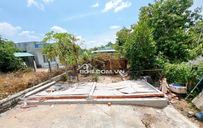 Mặt Tiền   **Địa Điểm :    Tổng Diện tích : 6x35 ( Sổ Riêng ) ONT   . Pháp Lí : Đất Thổ cư - Sổ Hồng Riêng