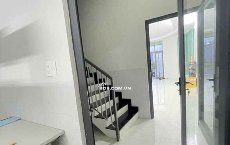 Căn nhà đẹp 2 mặt tiền ngay ngã tư gần đường Minh Mạng, Q.Ngũ Hành Sơn, TP. Đà Nẵng