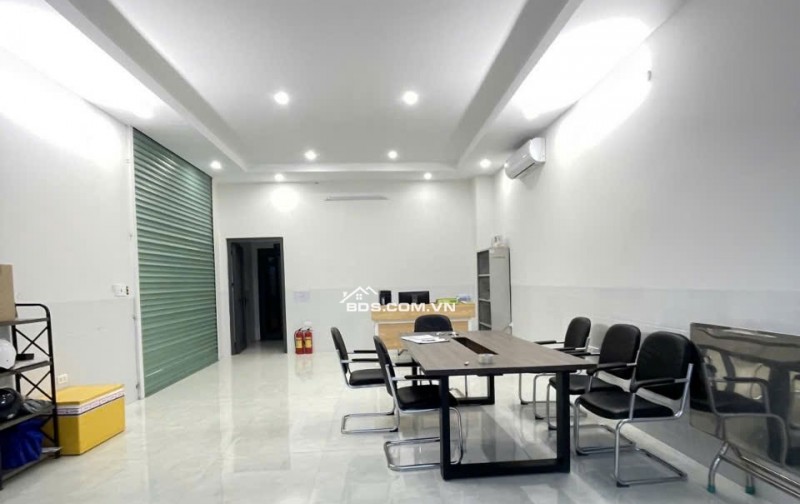 Căn nhà đẹp 2 mặt tiền ngay ngã tư gần đường Minh Mạng, Q.Ngũ Hành Sơn, TP. Đà Nẵng