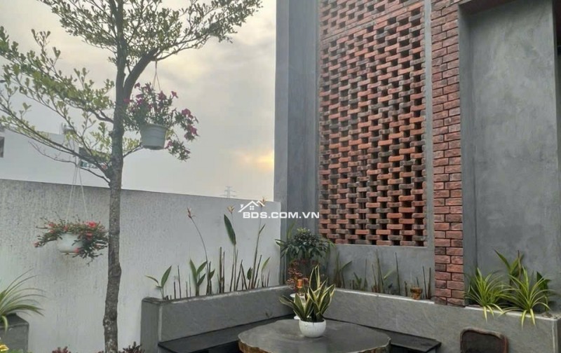 Sỡ hữu ngay căn nhà sân vườn đẹp gần đường Minh Mạng, Q.Ngũ Hành Sơn, TP. Đà Nẵng