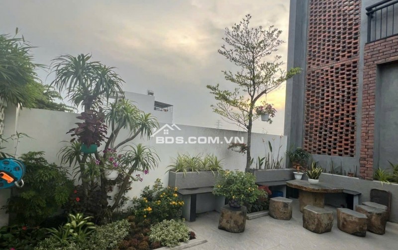 Sỡ hữu ngay căn nhà sân vườn đẹp gần đường Minh Mạng, Q.Ngũ Hành Sơn, TP. Đà Nẵng