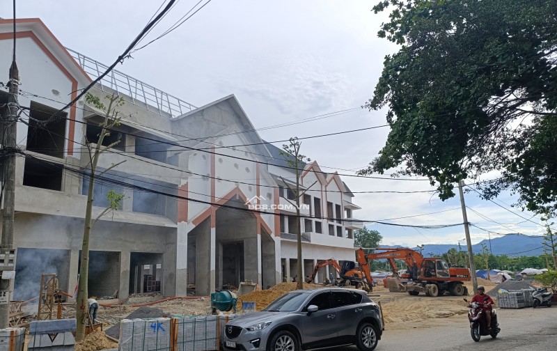 Chợ đêm Mường Thanh bố đi bộ trung tâm văn hoá và giao thương