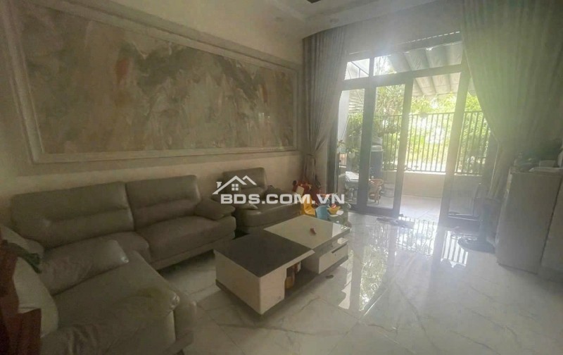 Mua ngay căn biệt thự to giá rẻ gần Đại học Sư Phạm, TP. Đà Nẵng