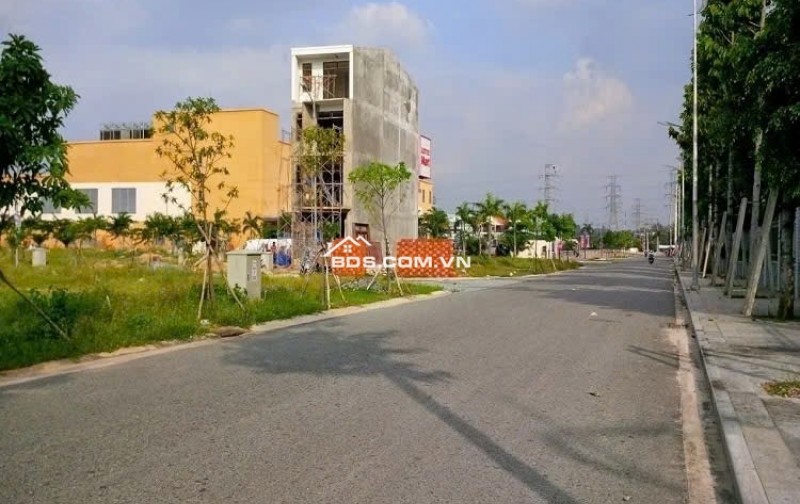 ĐẤT NỀN MẶT TIỀN 8M, GẦN DÂN, GẦN CHỢ, GẦN KCN - SỔ HỒNG RIÊNG