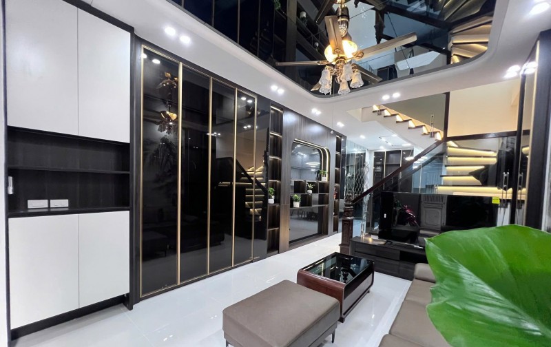 Siêu hiếm nhà ngõ oto tránh ngay Láng, Đống Đa. DT62m2 x MT 6m x 7 tầng thang máy. Giá nhỉnh 11.5 tỷ