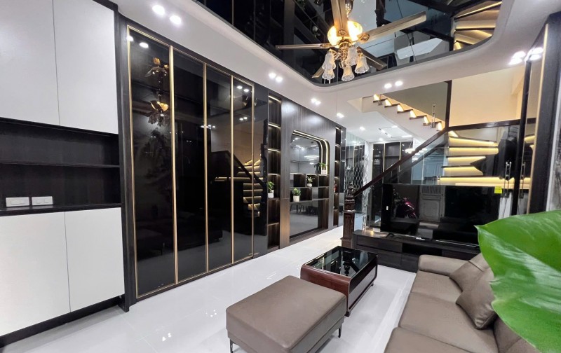 Siêu hiếm nhà ngõ oto tránh ngay Láng, Đống Đa. DT62m2 x MT 6m x 7 tầng thang máy. Giá nhỉnh 11.5 tỷ