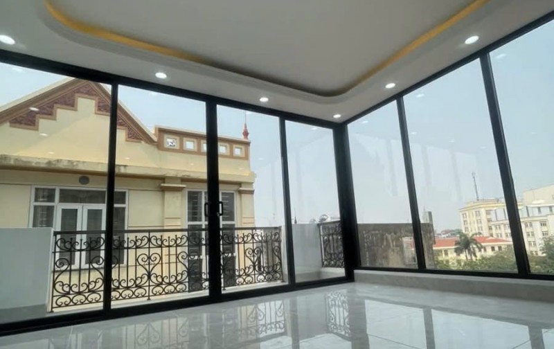 Bán nhà Xuân Đỉnh, sát phố, giá đẹp, thang máy  - dt: 33m2, 7 Tầng thang máy, 5 bước ra ô tô tránh, view triệu đô  - Thiết kế hiện đại, mt bề thế