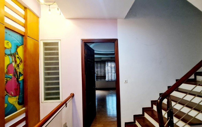 NHÀ ĐẸP PHÂN LÔ - Ô TÔ TRÁNH - KINH DOANH ĐỈNH - CĂN NHÀ PHỐ NGUYÊN HỒNG