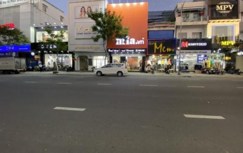 Sập hầm- Nhà Kiệt Lê Duẩn, Gần BigC, 72m2, 2,5 tầng full nội thất, giá rẻ