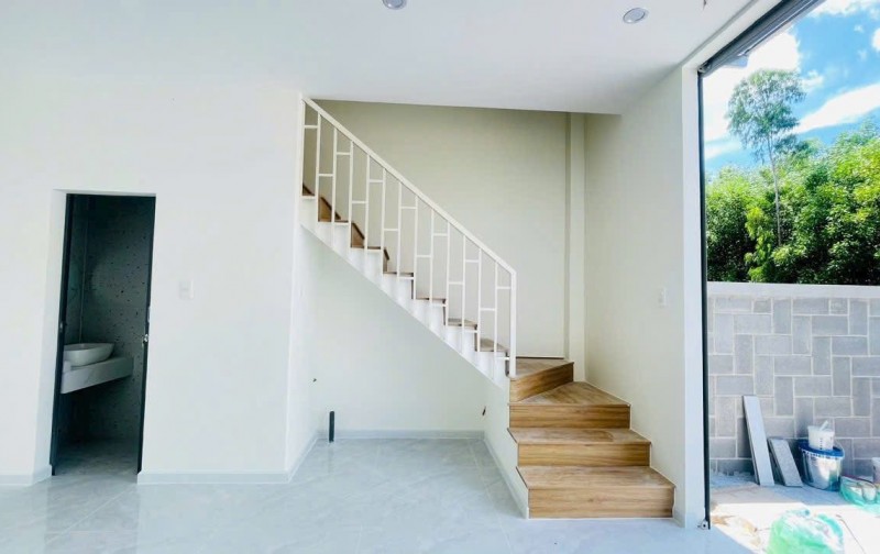 Cần bán NHÀ 1 TRỆT 1 LẦU MỚI TINH NGAY TRƯỚC CỔNG KCN ĐẤT ĐỎ - CÁCH BIỂN 5 PHÚT ĐI XE
