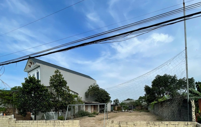 Bán lô đất 375m2 hai mặt tiền chia được ba lô tại Sơn Đông - Sơn Tây- Hà Nội giá đầu tư