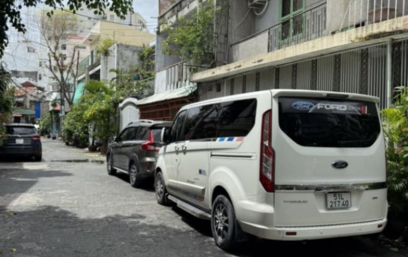 Bán Nhà Hẻm xe tải, Ngang 5mét ,6PN+6WC, Đường Trần Hữu Trang,Phú Nhuận