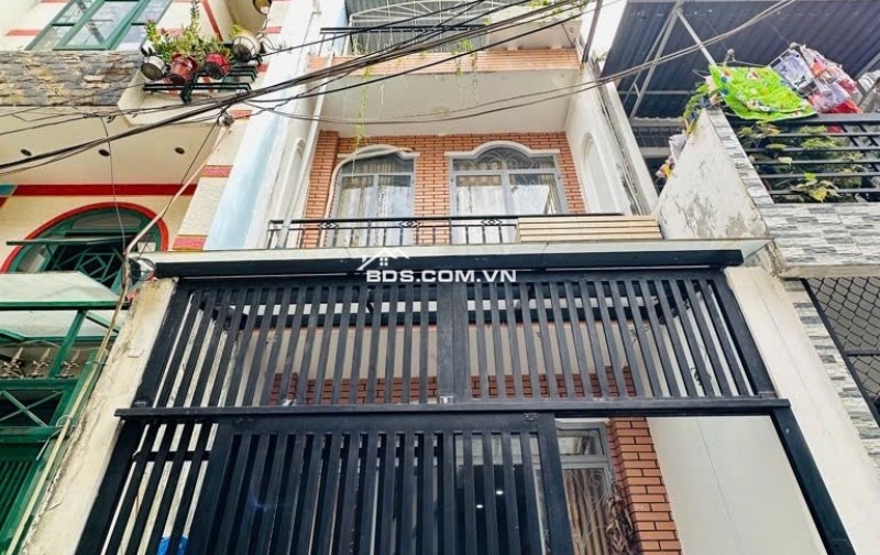 Phú Nhuận, sát mặt tiền - 40m2 - 6,45Tỷ TL